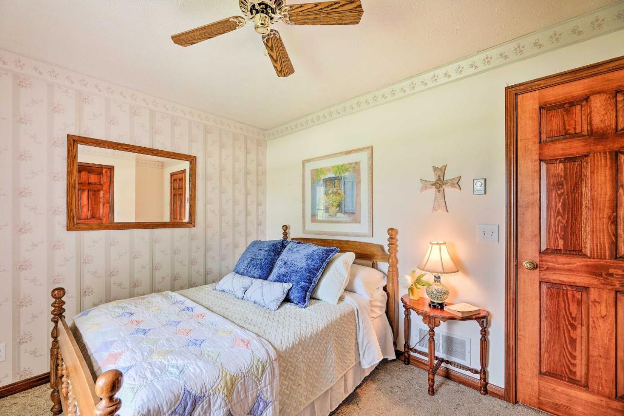 Willa Charming Williamstown Retreat With Private Yard Zewnętrze zdjęcie